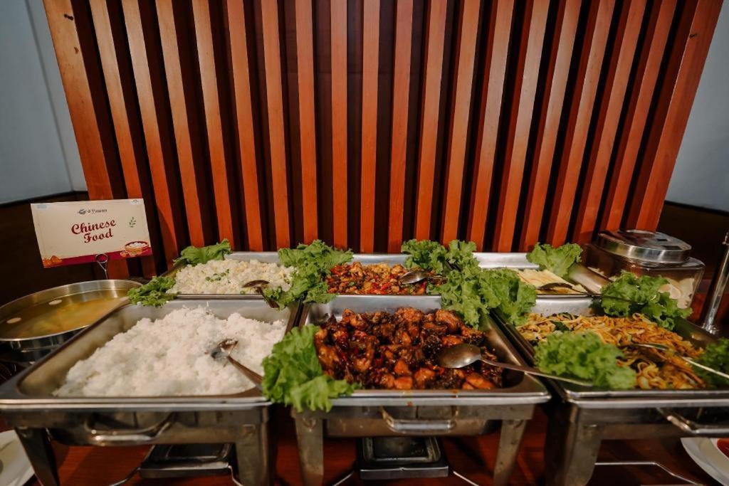 Maesa Hotel Ponorogo Eksteriør billede